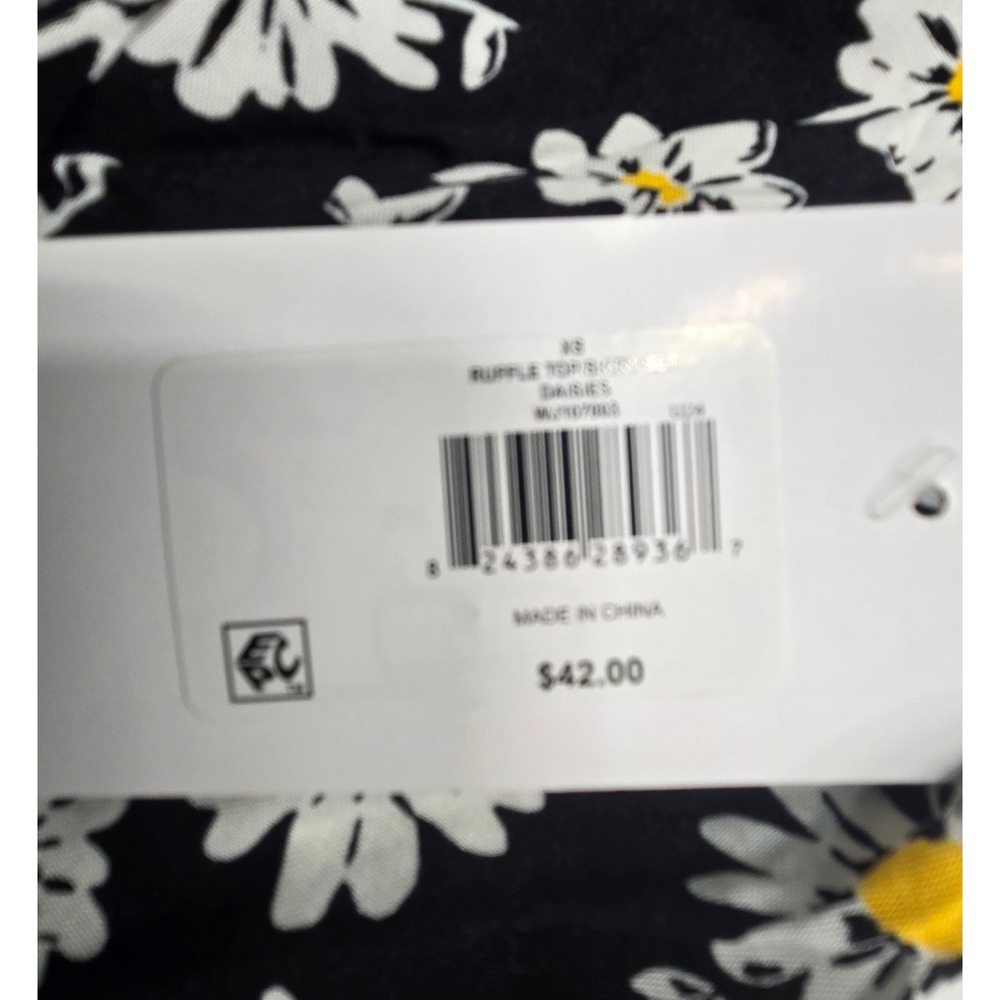 Luv Betsey by Betsey Johnson Daisy Floral 2 Piece Set Crop Top Skirt XS New - Picture 7 of 7